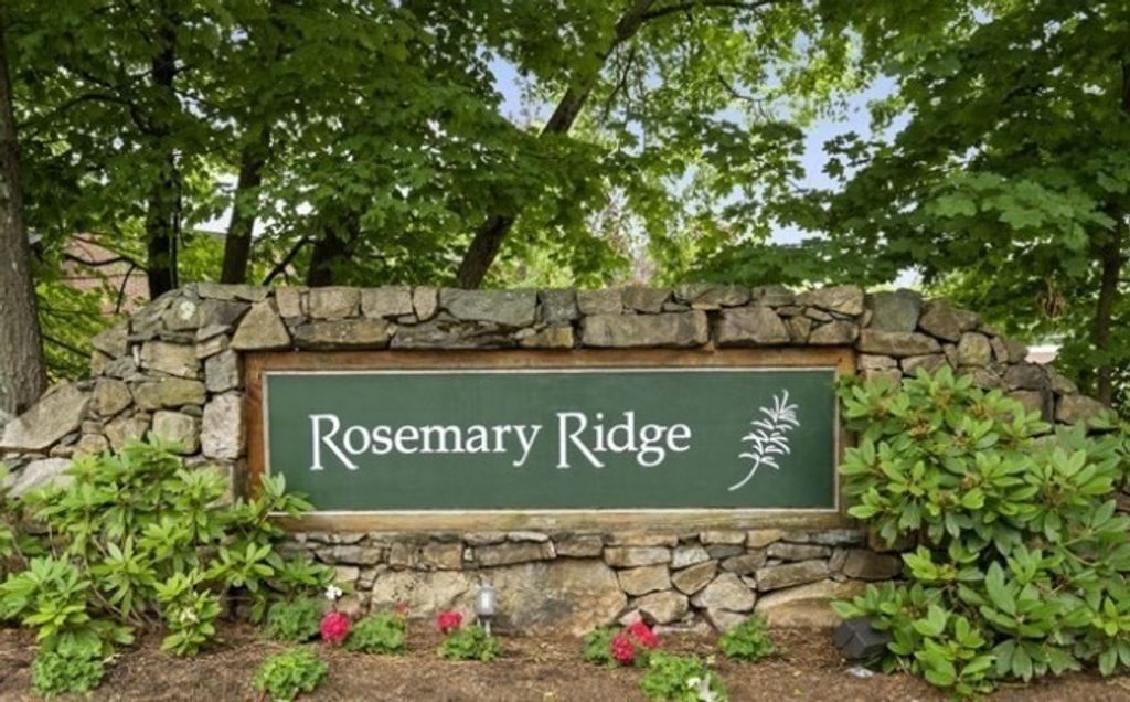 100 Rosemary Way 129, Needham, MA 02494
