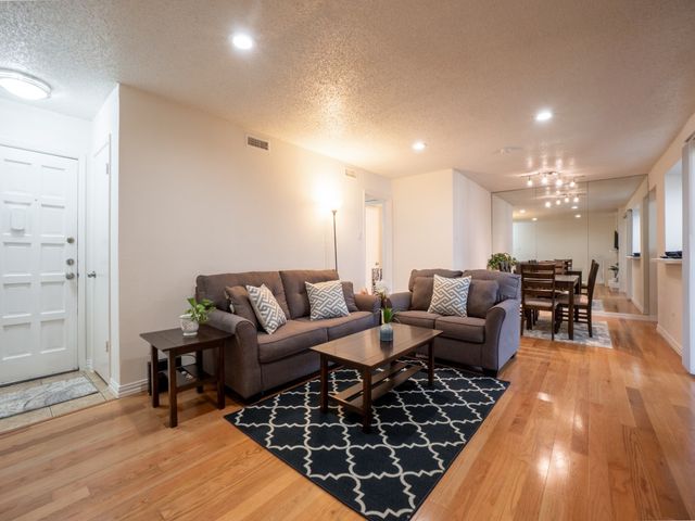 5132 Amesbury Drive 205, Dallas, TX 75206