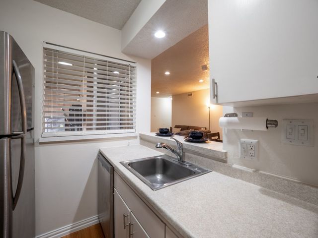 5132 Amesbury Drive 205, Dallas, TX 75206