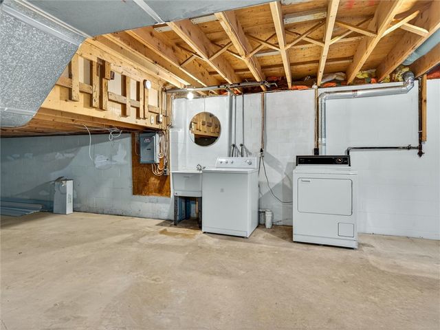 38 Mascot Drive, Greece, NY 14626