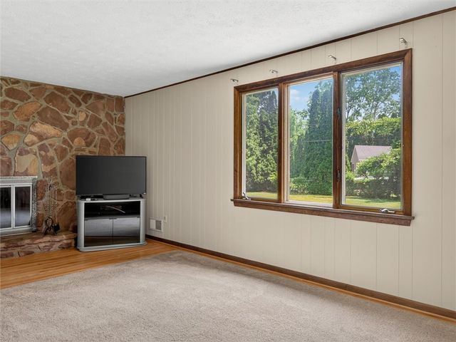 38 Mascot Drive, Greece, NY 14626