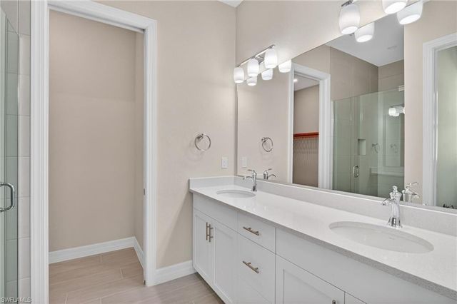 286 Indies DR E 202, Naples, FL 34114