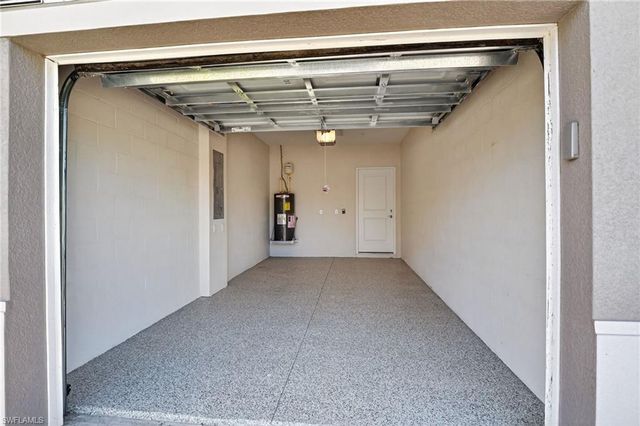 286 Indies DR E 202, Naples, FL 34114