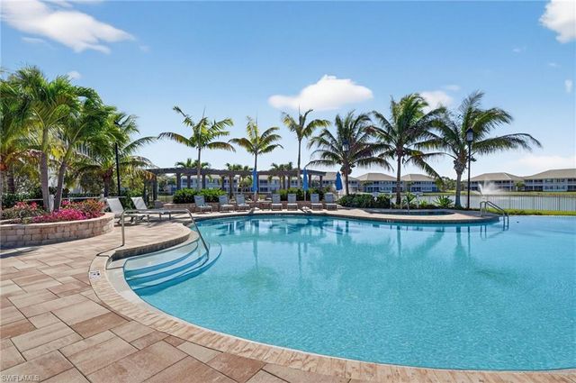 286 Indies DR E 202, Naples, FL 34114