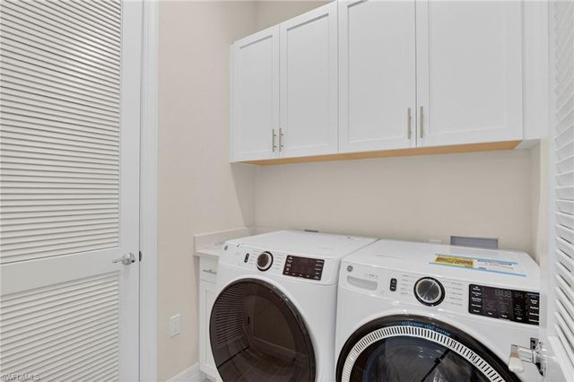 286 Indies DR E 202, Naples, FL 34114