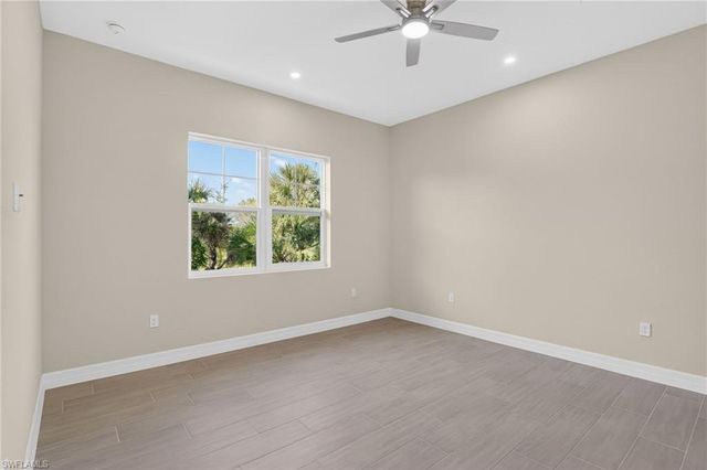 286 Indies DR E 202, Naples, FL 34114