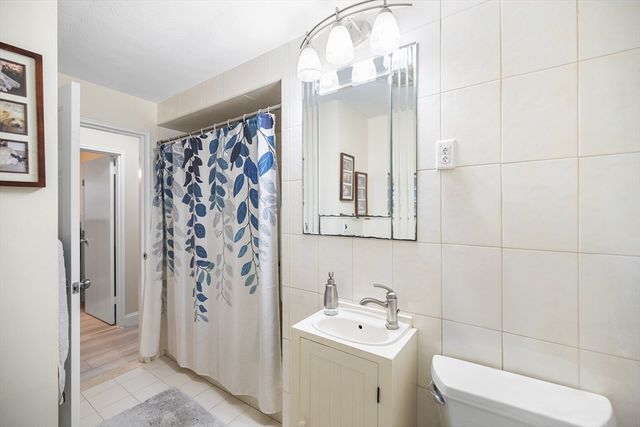 13 Edith Rd, Framingham, MA 01701