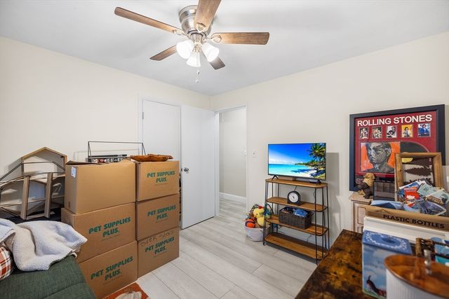 13 Edith Rd, Framingham, MA 01701