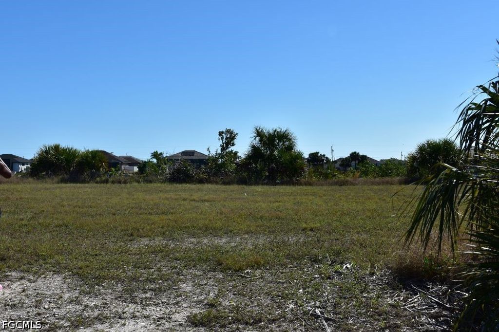 4304 NW 36th ST, Cape Coral, FL 33993