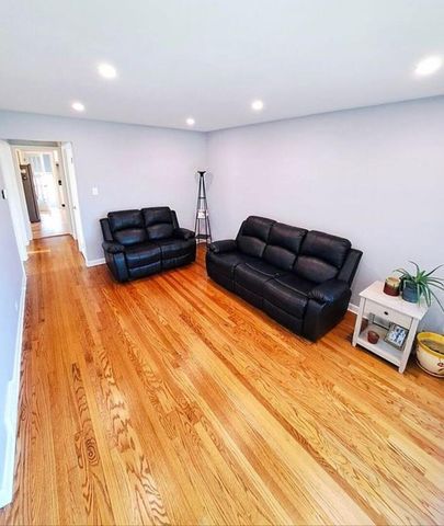 6646 W 63rd Place, Chicago, IL 60638