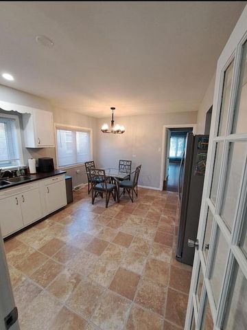 6646 W 63rd Place, Chicago, IL 60638