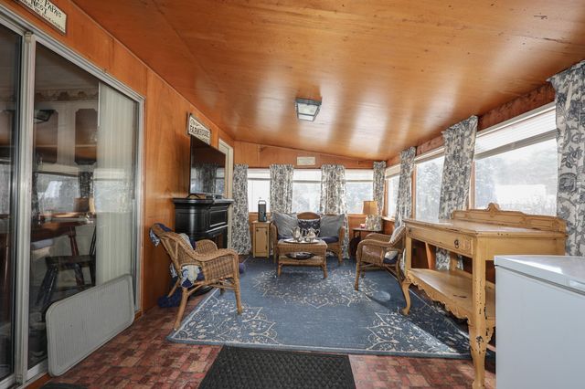 63 Evergreen Lane, Hopkinton, NH 03229