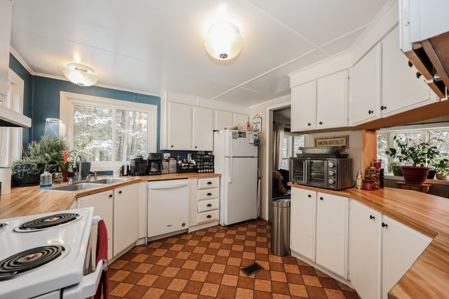 63 Evergreen Lane, Hopkinton, NH 03229