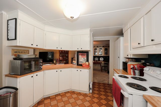 63 Evergreen Lane, Hopkinton, NH 03229