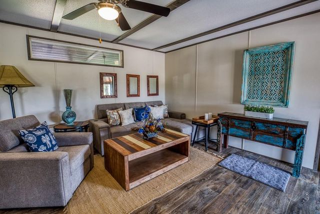 35418 Tompkins Road, Hempstead, TX 77445