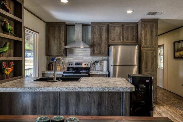 35418 Tompkins Road, Hempstead, TX 77445