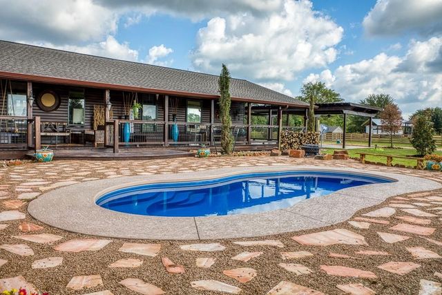35418 Tompkins Road, Hempstead, TX 77445