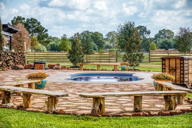 35418 Tompkins Road, Hempstead, TX 77445