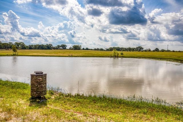 35418 Tompkins Road, Hempstead, TX 77445
