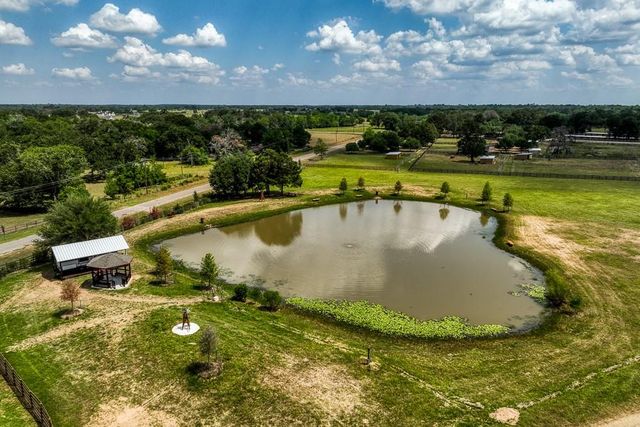 35418 Tompkins Road, Hempstead, TX 77445