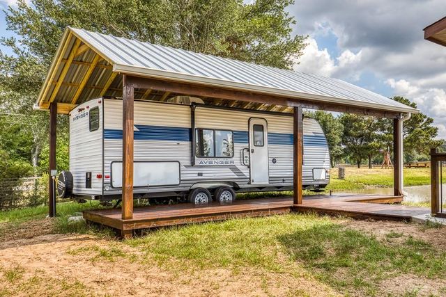 35418 Tompkins Road, Hempstead, TX 77445
