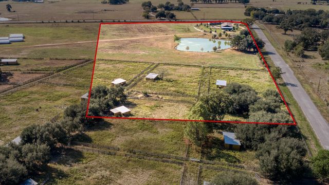 35418 Tompkins Road, Hempstead, TX 77445