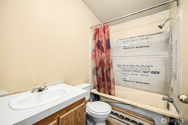 5709 366th Street S, Roy, WA 98580