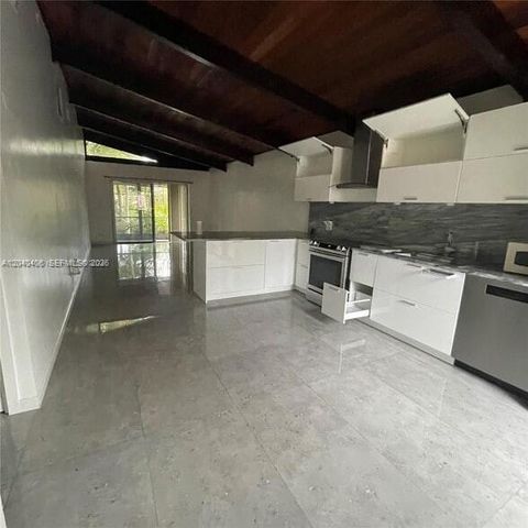 112 Fox Road 250, Hollywood, FL 33024