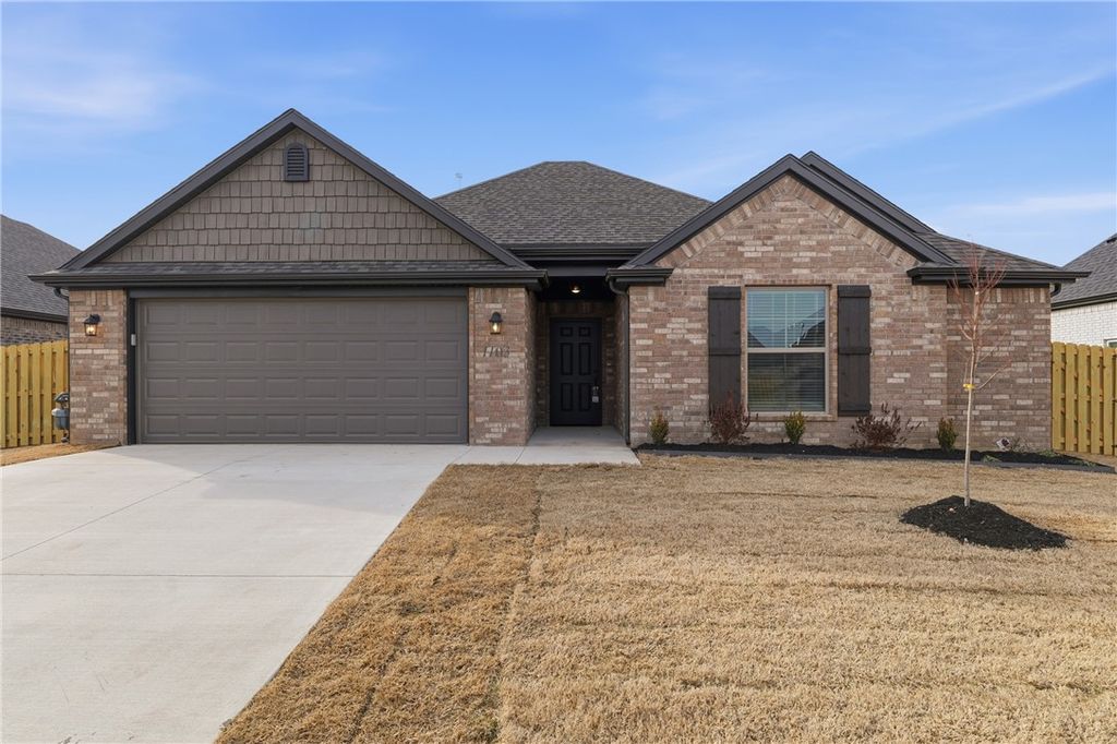 1208 Greendale Avenue, Lowell, AR 72745