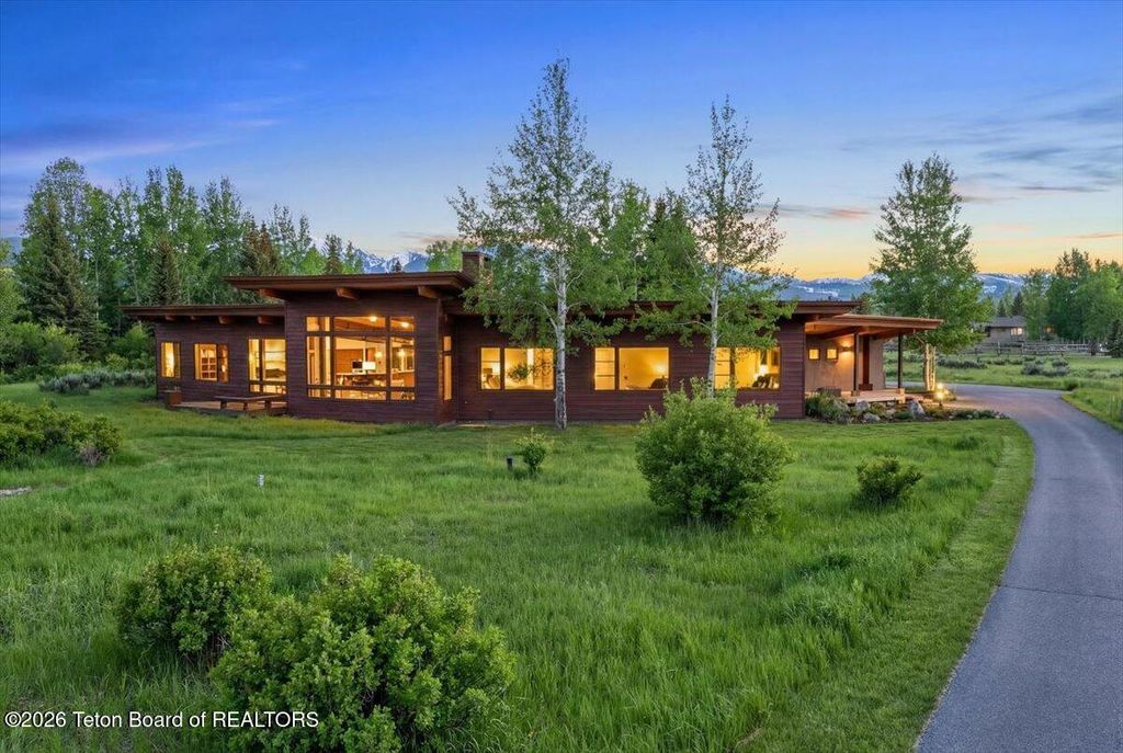 130 STINNETT Drive, Jackson, WY 83011 photo 2