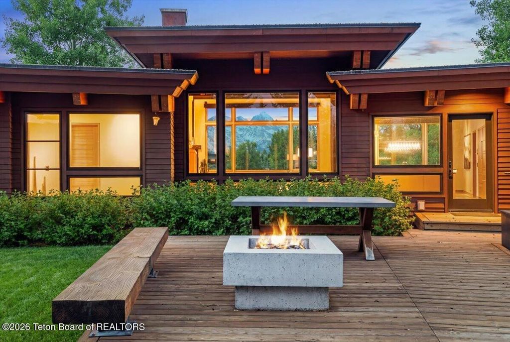 130 STINNETT Drive, Jackson, WY 83011 photo 3