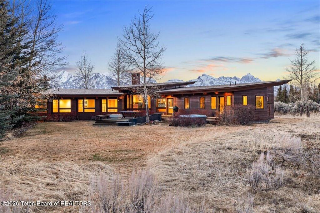 130 STINNETT Drive, Jackson, WY 83011 photo 4