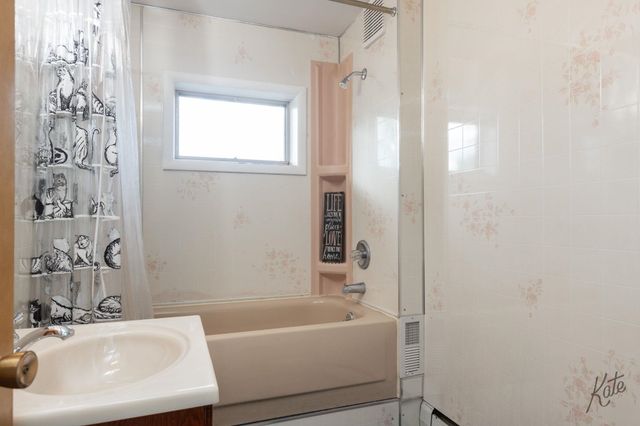 2035 ESQUIRE AVENUE, Fairbanks, AK 99709