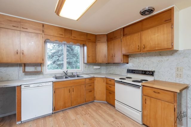 2035 ESQUIRE AVENUE, Fairbanks, AK 99709