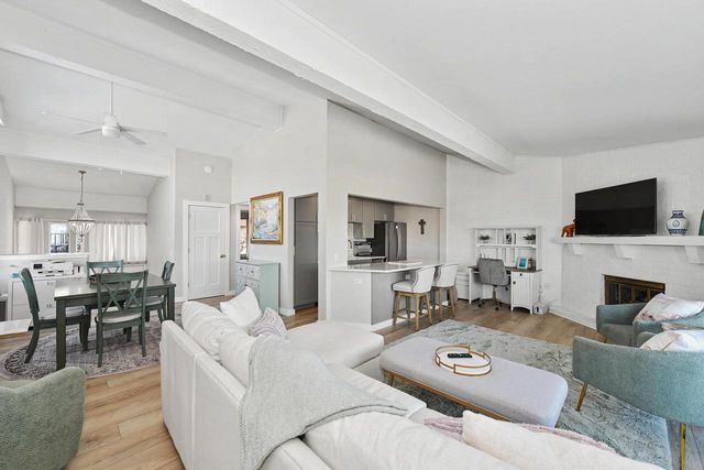 61-02 Lausanne COURT, Lake Geneva, WI 53147