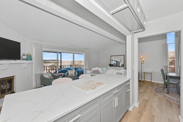 61-02 Lausanne COURT, Lake Geneva, WI 53147