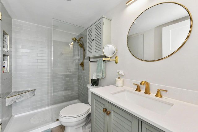 61-02 Lausanne COURT, Lake Geneva, WI 53147