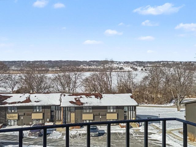 61-02 Lausanne COURT, Lake Geneva, WI 53147