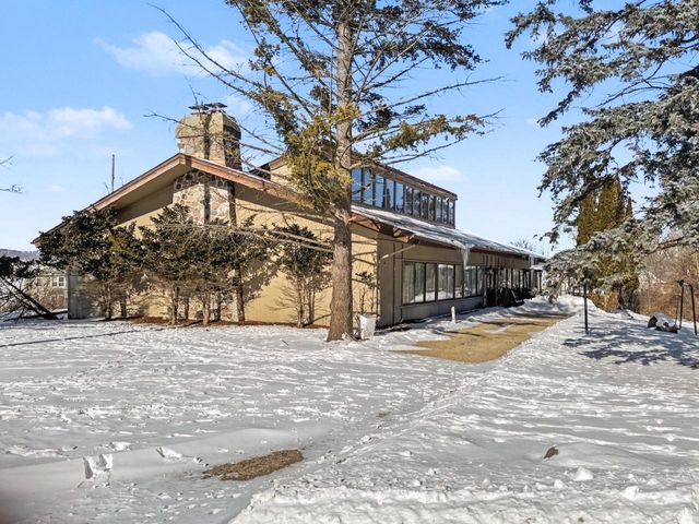 61-02 Lausanne COURT, Lake Geneva, WI 53147