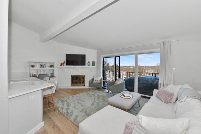 61-02 Lausanne COURT, Lake Geneva, WI 53147