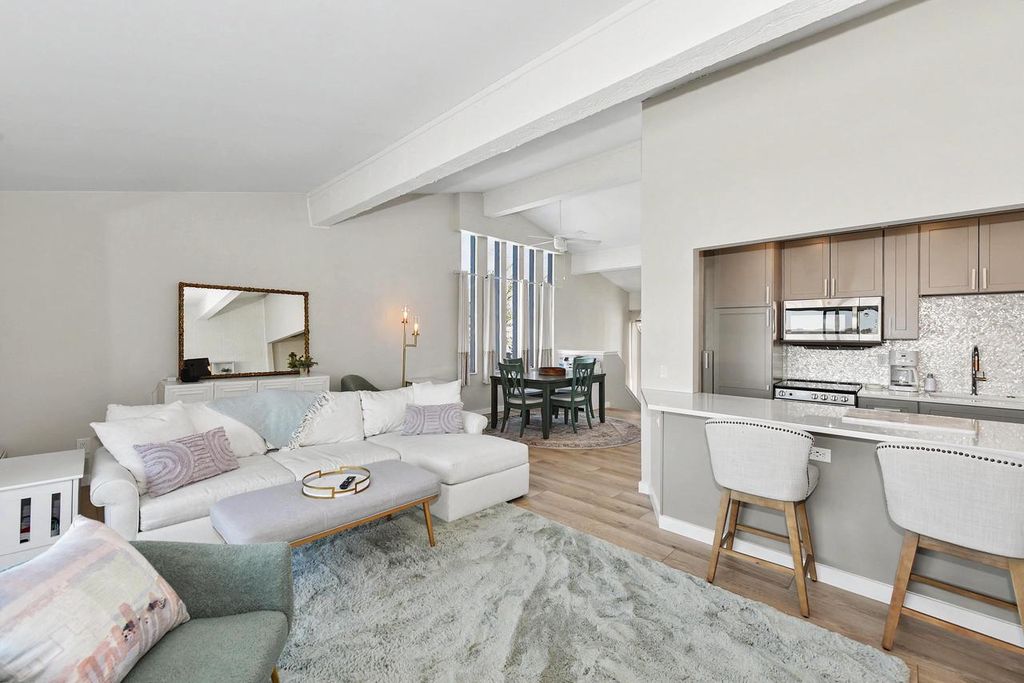 61-02 Lausanne COURT, Lake Geneva, WI 53147