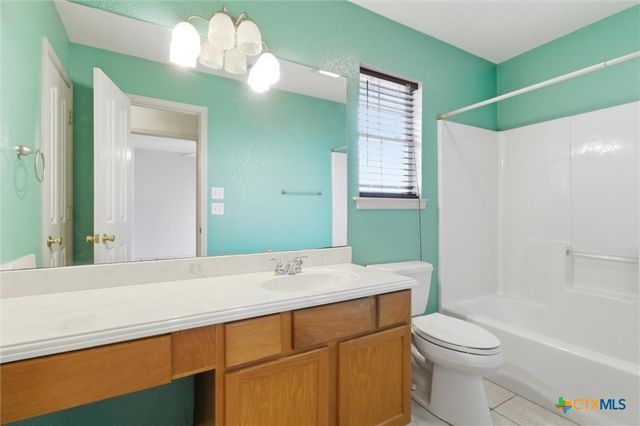 197 Thomas Drive, Martindale, TX 78655