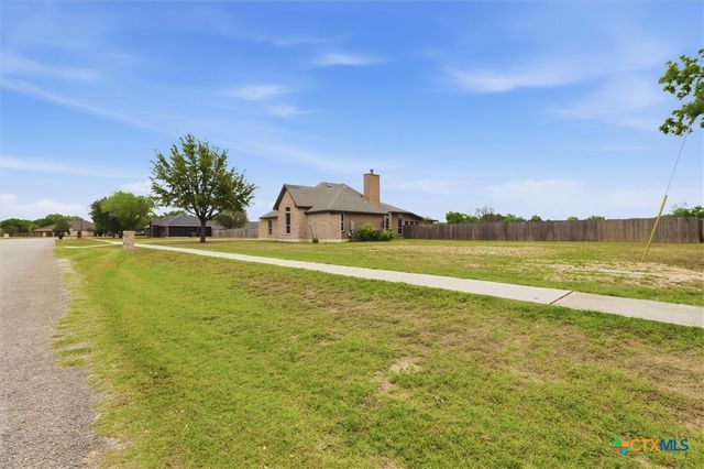 197 Thomas Drive, Martindale, TX 78655