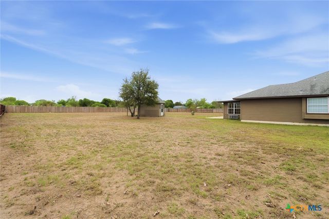 197 Thomas Drive, Martindale, TX 78655
