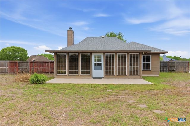 197 Thomas Drive, Martindale, TX 78655