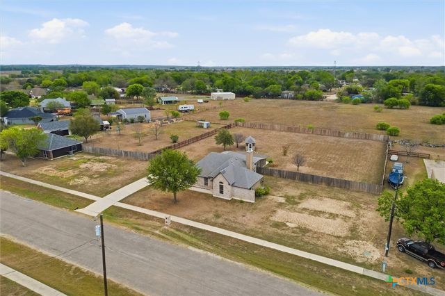 197 Thomas Drive, Martindale, TX 78655