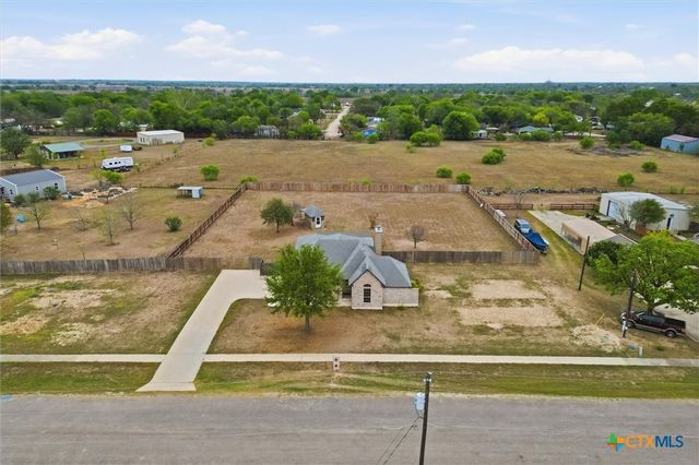 197 Thomas Drive, Martindale, TX 78655