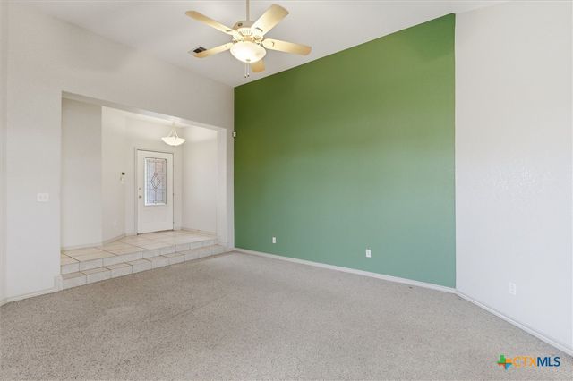 197 Thomas Drive, Martindale, TX 78655