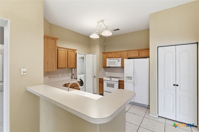 197 Thomas Drive, Martindale, TX 78655