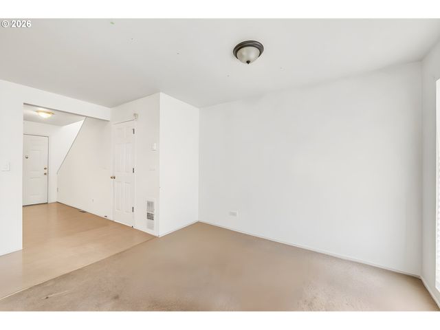 -1 OAKDALE Ave, Springfield, OR 97477